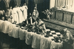 3_St-Andrewss-Communion-at-High-Altar-Choir-and-Servers